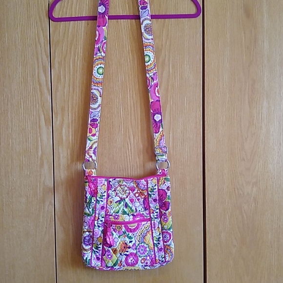 Vera Bradley Handbags - Vera Bradley Crossbody Purse